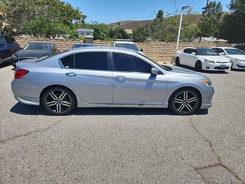 Used 2017 Honda Accord Sport image 6