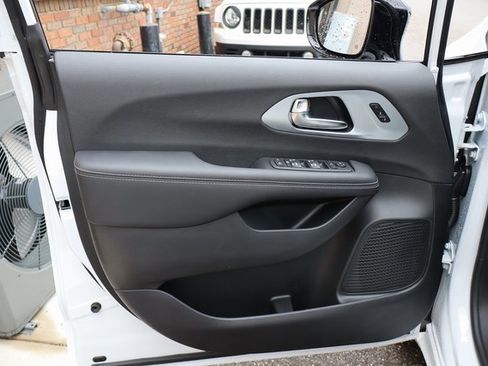 New 2026 Chrysler Pacifica Limited w/ S Appearance Package image 7