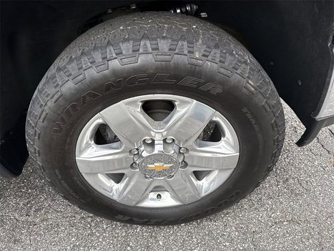 Used 2022 Chevrolet Silverado 2500 LTZ w/ LTZ Plus Package image 15