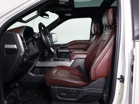 Used 2018 Ford F150 Platinum w/ Equipment Group 701A Luxury image 10