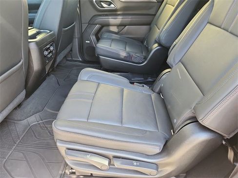 Used 2021 Chevrolet Suburban RST w/ Luxury Package image 24