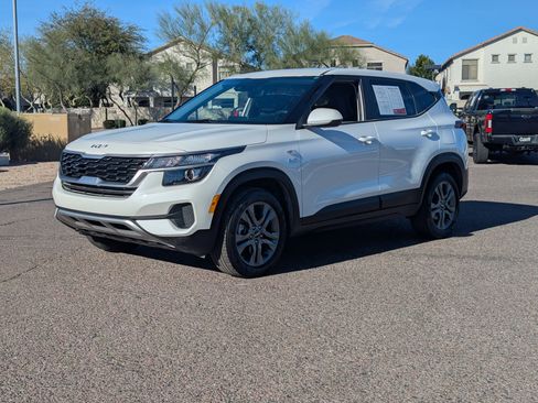 Certified 2023 Kia Seltos LX image 6