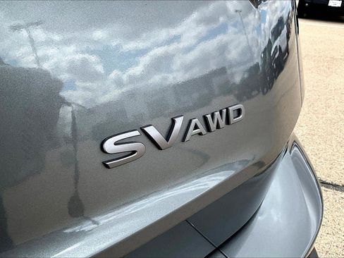 Used 2024 Nissan Rogue SV AWD/4WD image 9