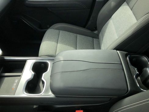 Used 2025 GMC Acadia Elevation image 19