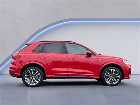 Used 2025 Audi Q3 2.0T Premium w/ Convenience Package AWD/4WD image 4