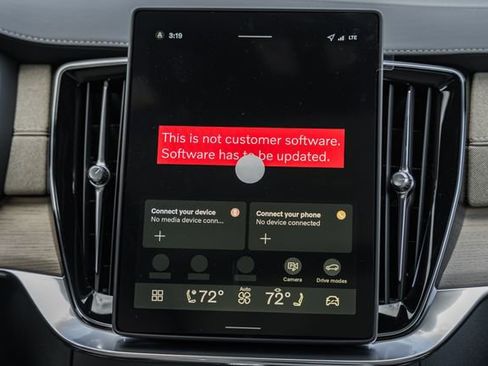 New 2026 Volvo XC90 T8 Plus w/ Protection Package Premier image 22