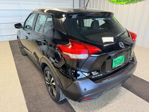 Used 2020 Nissan Kicks SV FWD image 4