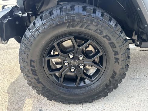 Used 2024 Jeep Wrangler Unlimited Sport AWD/4WD image 4