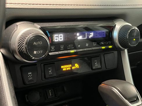 Used 2022 Toyota RAV4 XLE Premium AWD/4WD image 24
