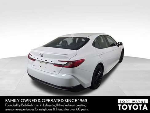 Used 2025 Toyota Camry SE FWD image 7