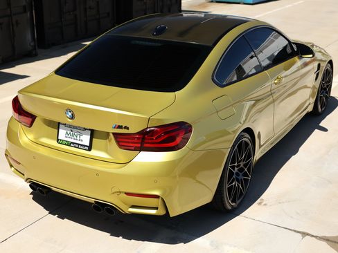 Used 2020 BMW M4 Coupe w/ Competition Package RWD image 15