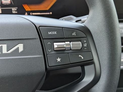 New 2025 Kia K4 FWD image 26