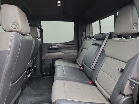 Used 2023 Chevrolet Silverado 1500 ZR2 image 7