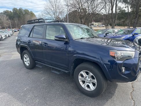Used 2022 Toyota 4Runner SR5 Premium w/ Moonroof Package image 10