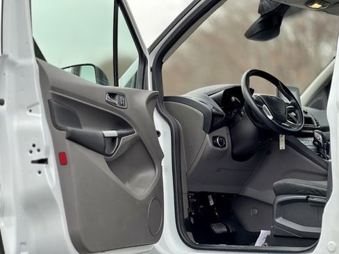 Used 2019 Ford Transit Connect XLT image 10