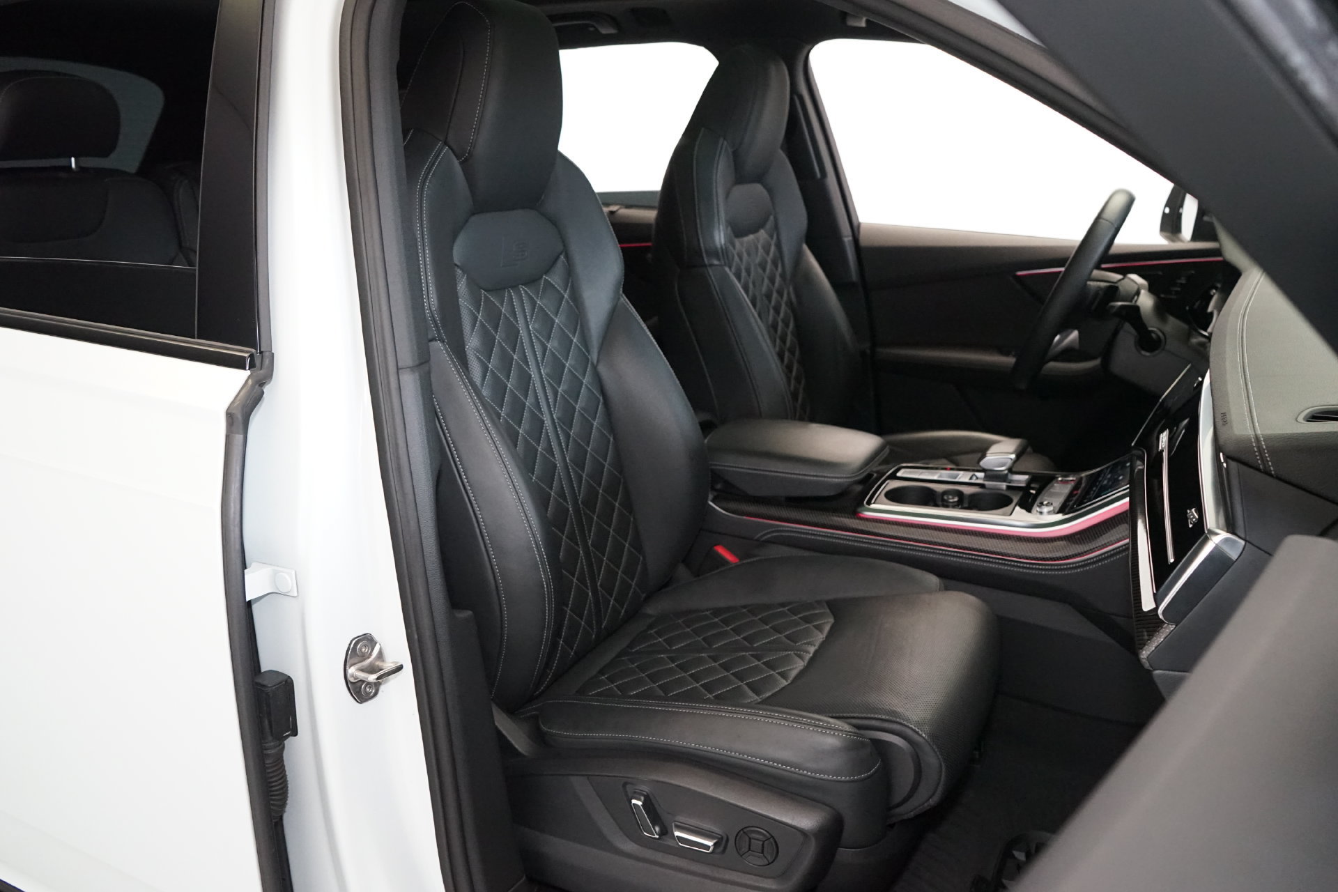 Used 2023 Audi SQ7 Premium Plus AWD/4WD image 4
