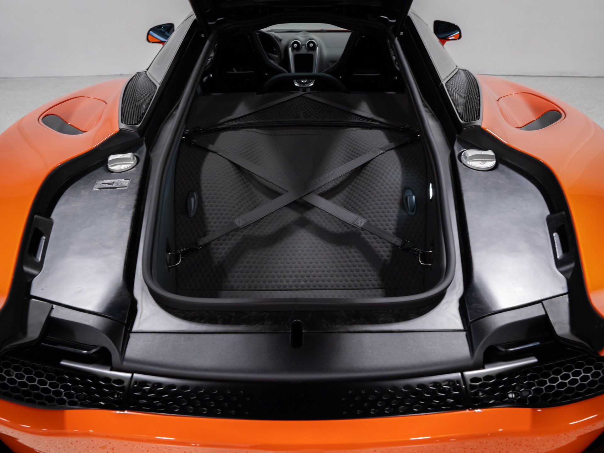 Used 2023 McLaren GT RWD image 65