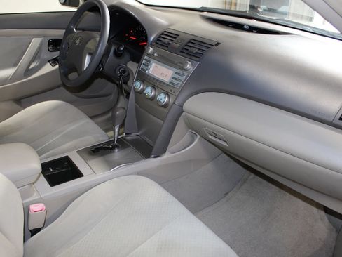 Used 2009 Toyota Camry LE FWD image 20