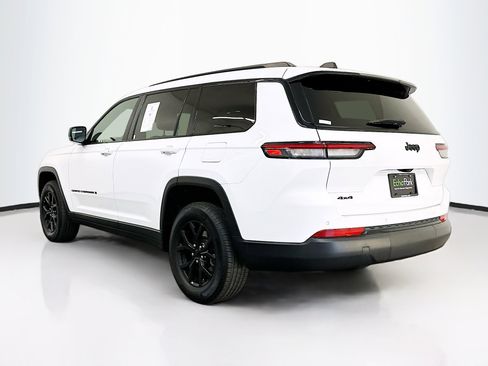 Used 2024 Jeep Grand Cherokee L Laredo image 5