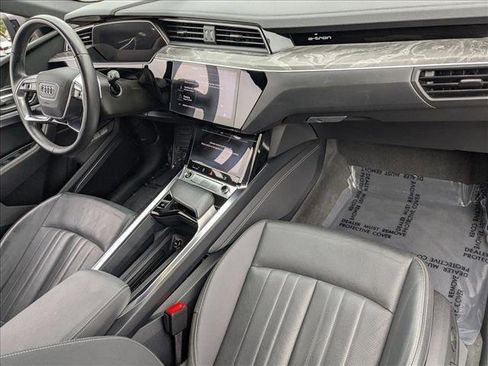 Used 2023 Audi e-tron Premium Plus w/ Premium Plus Package AWD/4WD image 20
