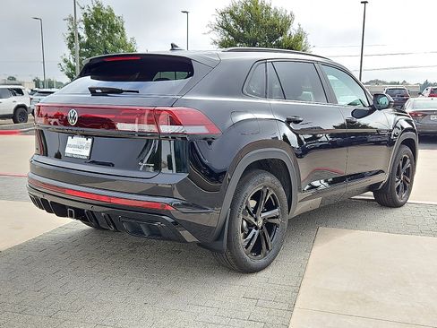 New 2026 Volkswagen Atlas Cross Sport SEL R-Line AWD/4WD image 4