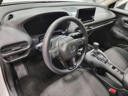 Certified 2025 Honda HR-V LX image 13