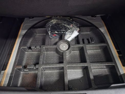 Used 2018 Jeep Renegade Latitude FWD image 39