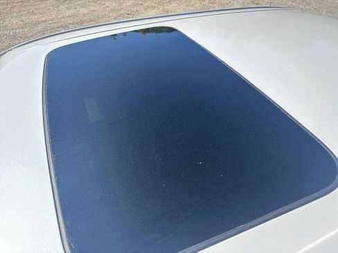 Used 2012 Ford Taurus Limited FWD image 23