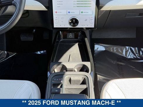 Certified 2025 Ford Mustang Mach-E Premium image 19