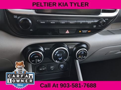 Used 2020 Hyundai Venue SEL image 35