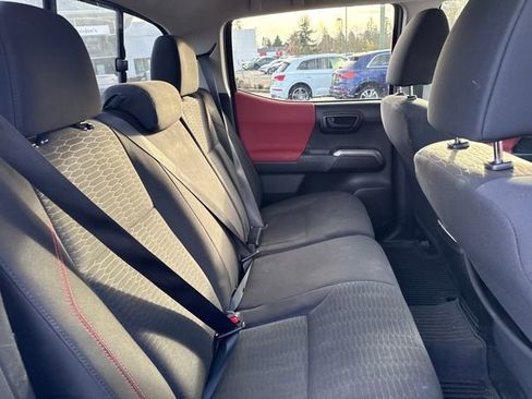 Used 2016 Toyota Tacoma SR5 image 11