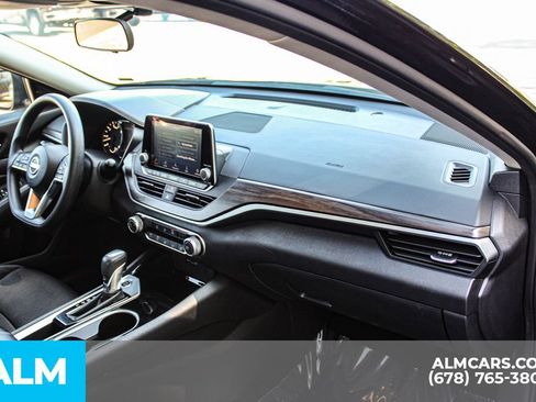 Used 2024 Nissan Altima 2.5 SV FWD image 22