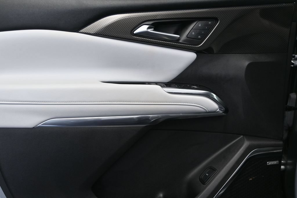 Used 2025 Chevrolet Traverse High Country w/ LPO, Floor Liner Package FWD image 11