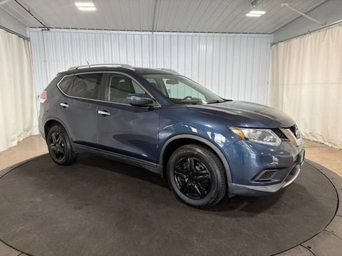 Used 2016 Nissan Rogue S w/ Appearance Package AWD/4WD image 11