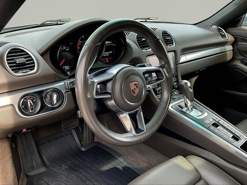 Used 2017 Porsche 718 Boxster RWD image 15