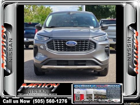 Used 2023 Ford Escape Active AWD/4WD image 2