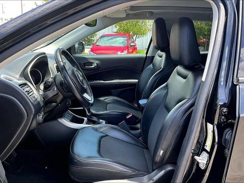 Used 2018 Jeep Compass Latitude w/ Popular Equipment Group FWD image 18