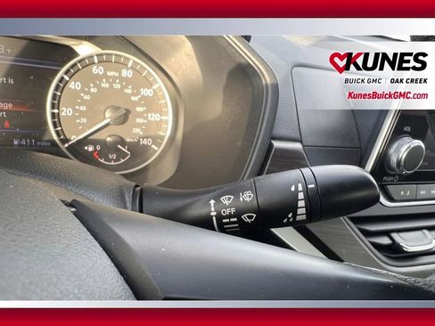 Used 2024 Nissan Altima 2.5 SV image 12