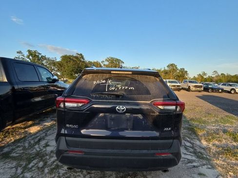 Used 2022 Toyota RAV4 XLE FWD image 5