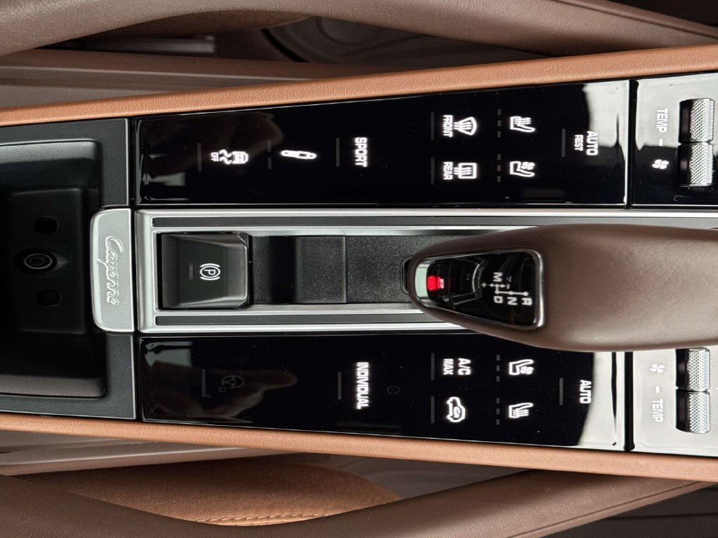 Certified 2023 Porsche Cayenne S Platinum AWD/4WD image 27