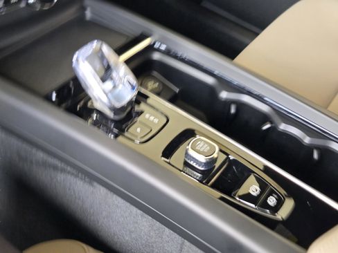 New 2026 Volvo XC60 B5 Plus w/ Protection Package Premier image 18