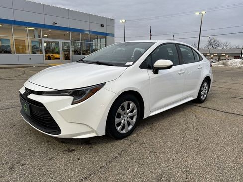 Used 2024 Toyota Corolla LE image 4