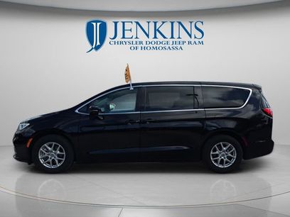 Certified 2024 Chrysler Pacifica Touring-L