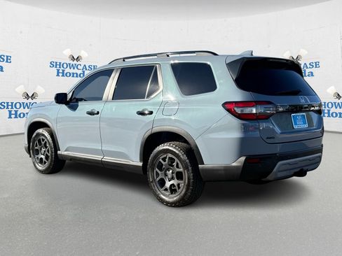 Used 2024 Honda Pilot TrailSport image 5