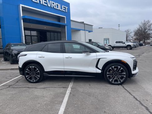 Certified 2025 Chevrolet Blazer EV SS w/ Performance Package image 2