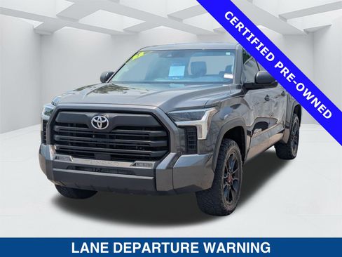 Used 2022 Toyota Tundra SR5 w/ SR5 Premium Package AWD/4WD image 8