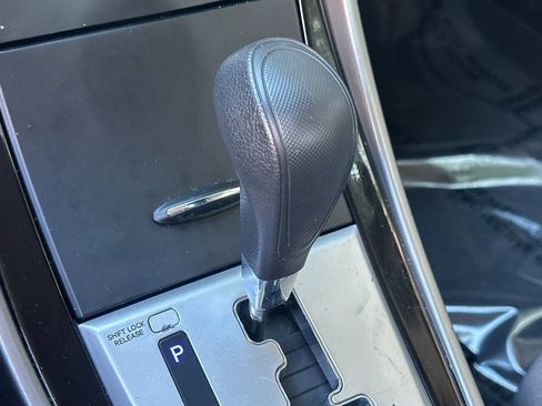 Used 2012 Hyundai Elantra GLS image 24