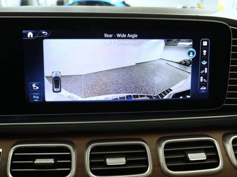 Used 2024 Mercedes-Benz GLE 450e 4MATIC w/ Driver Assistance Package image 27