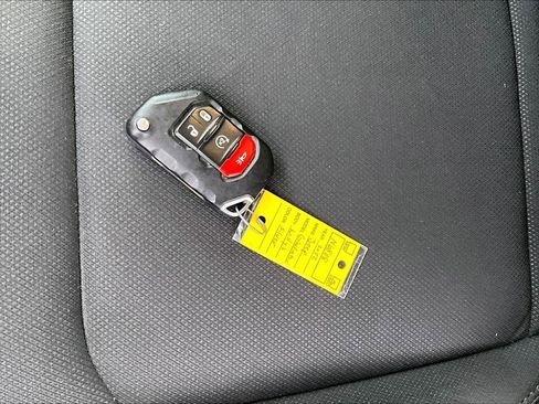 Used 2022 Jeep Gladiator Sport image 33