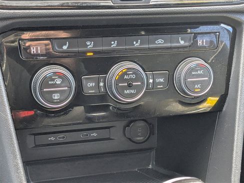 Used 2024 Volkswagen Taos SE image 23